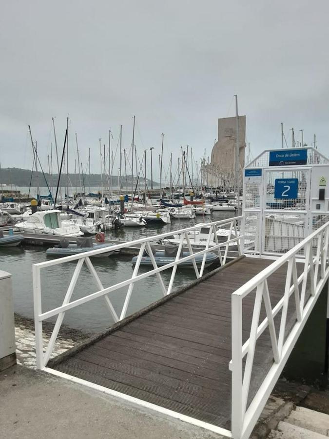 Vintage Sailboat In Belem Lisboa Exterior foto